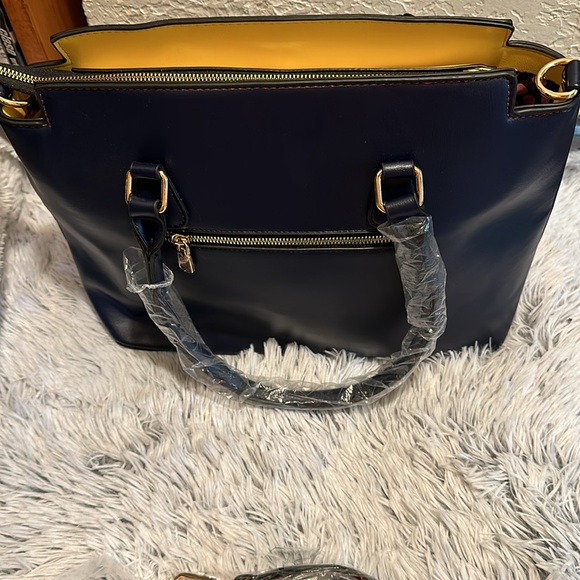 Nikky by Nicole Lee Travel Miss Your Call Satchel Graphic Fashion Handbag - Picture 8 of 9